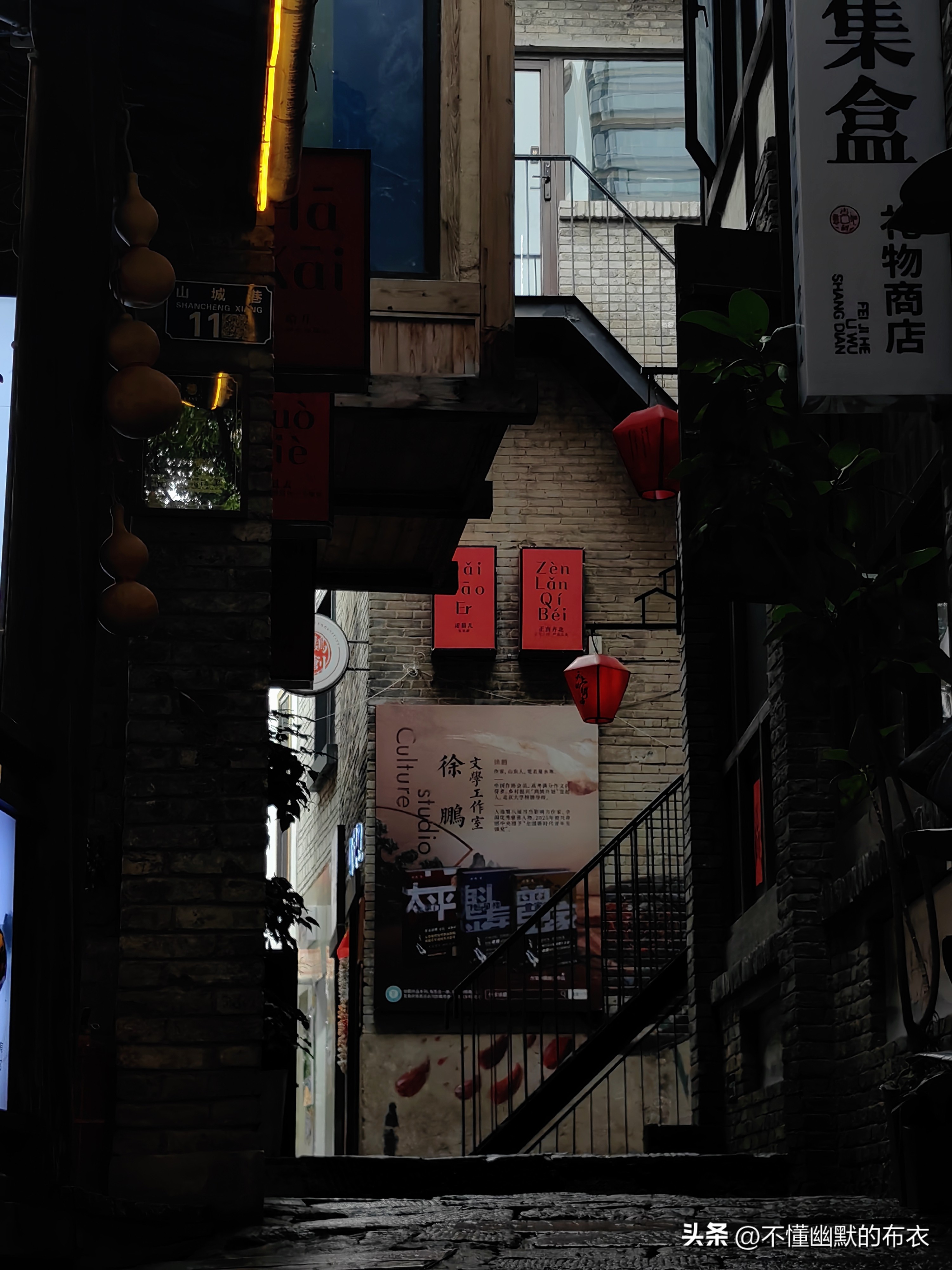 大盘环境联动分析_证券帐户管理_2025年10月账户复盘