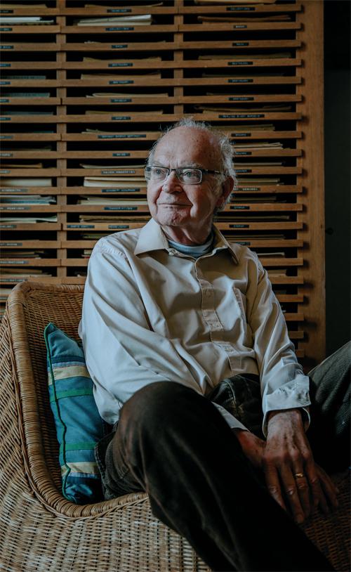 用英文的国外教材_国内高校教材质量差_外汇交易教材