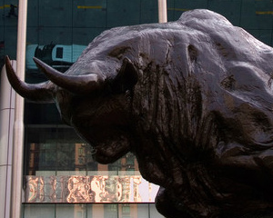 美元涨原油重挫3.3%_国际原油指数快讯通_沙特宣布对也门实行为期五天的人道主义停火