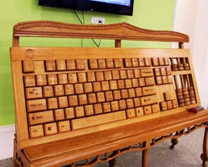 国际原油指数快讯通_美元涨原油重挫3.3%_沙特宣布对也门实行为期五天的人道主义停火