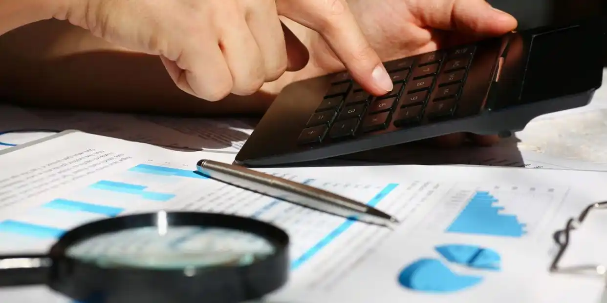 银行间债券市场证券虚假陈述责任纠纷_上海华信债券违约案件_债市风暴案件